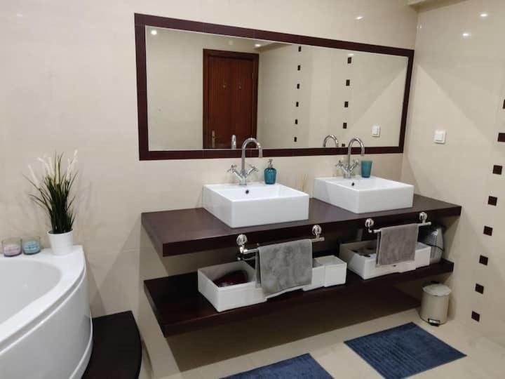 Апартаменты Guestready - Charming Accents Near The Beach Сесимбра Экстерьер фото