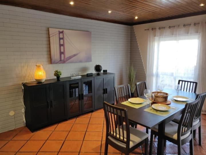Апартаменты Guestready - Charming Accents Near The Beach Сесимбра Экстерьер фото
