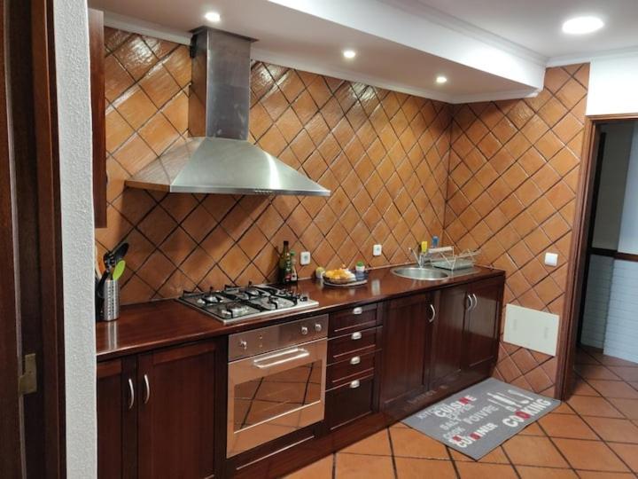 Апартаменты Guestready - Charming Accents Near The Beach Сесимбра Экстерьер фото