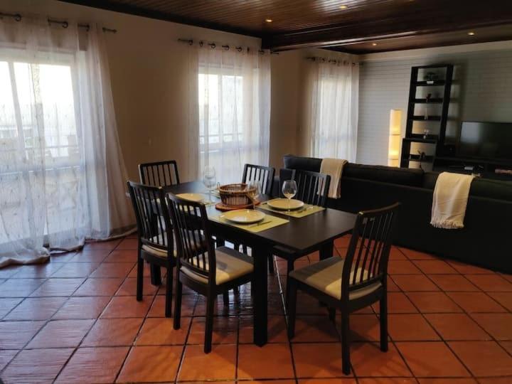 Апартаменты Guestready - Charming Accents Near The Beach Сесимбра Экстерьер фото
