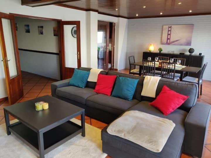 Апартаменты Guestready - Charming Accents Near The Beach Сесимбра Экстерьер фото