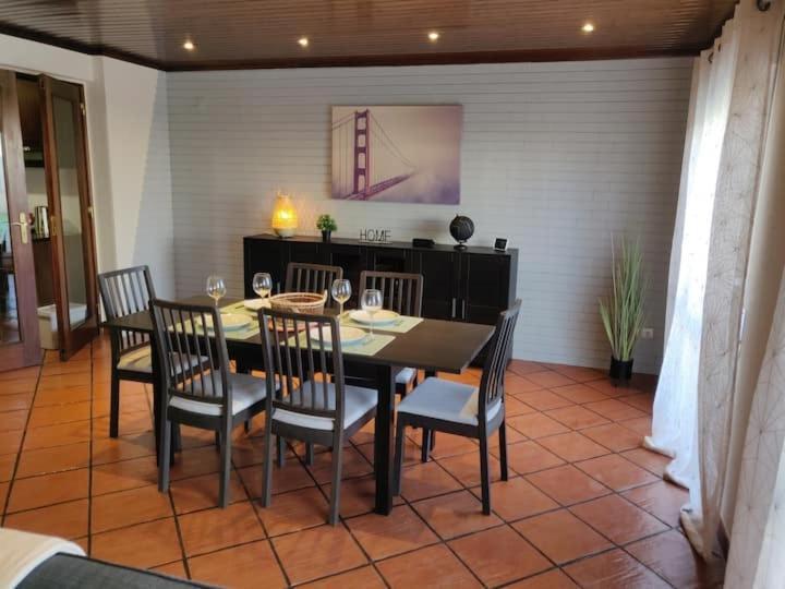 Апартаменты Guestready - Charming Accents Near The Beach Сесимбра Экстерьер фото